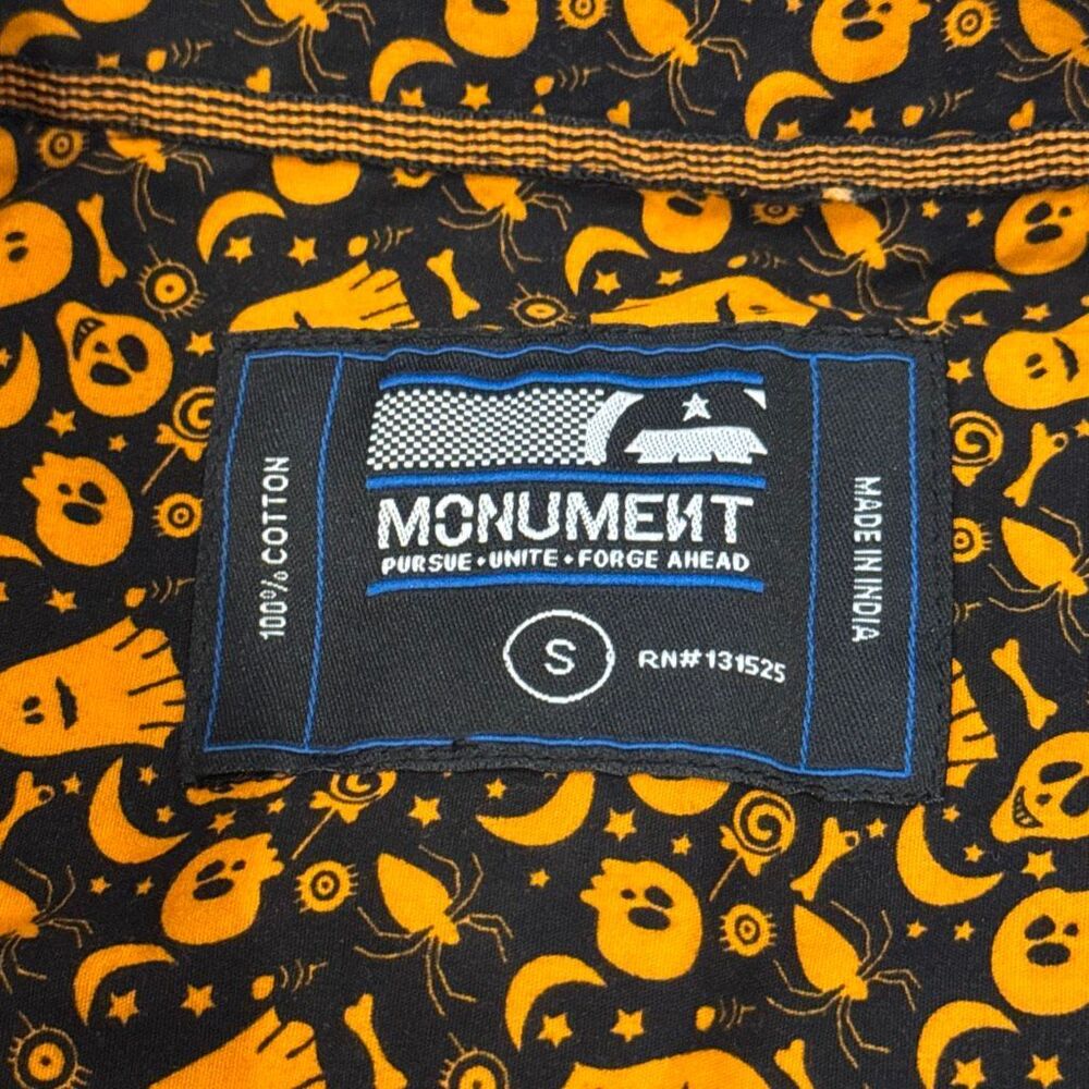 Monument Halloween Mens Small Spooky Button Up Shirt - Picture 2 of 5